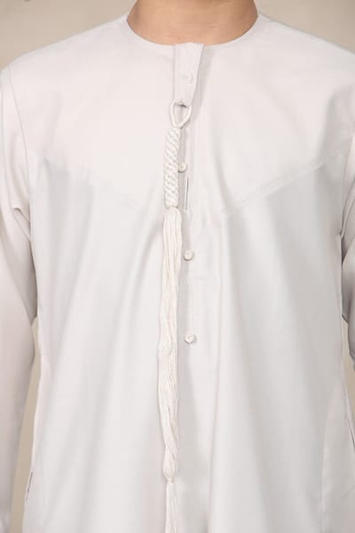 Beige Thobe Emirati Jubba Islamitische kleding Kaftan Eid met koord en kwastjes