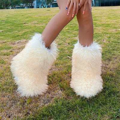 Nieuwe wintermode voor dames, bontlaarzen plus fluwelen dikke sneeuwlaarzen, schattige imitatiebontlaarzen 44 white