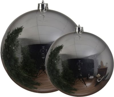 Decoris grote kerstballen - 2x stuks - zilver - Dia 14 en 20 cm - kunststof - kerstversieringen