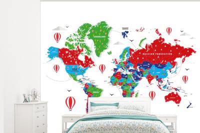 Behang - Fotobehang Wereldkaart - Kleuren - Luchtballon - Breedte 275 cm x hoogte 220 cm