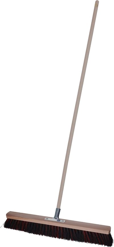 Brumag Straatbezem Tilemaster voor buiten terras tegels en klinkers - Harde bezemkop 60 cm breed - Houten steel van 139 cm