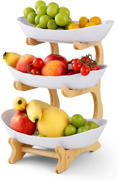 Drie-laags houten fruitstand met witte plastic kommen voor snacks, groenten, desserts en buffetten