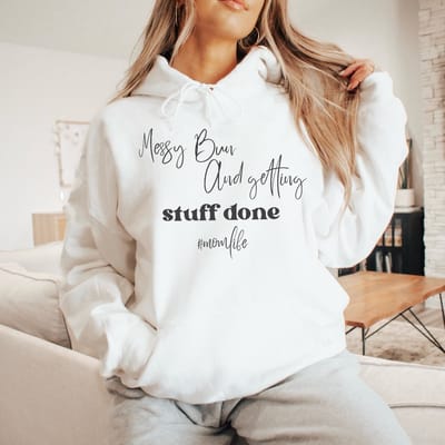 Dames hoodie - Leuk cadeau voor Mama-Moederdag-Verjaardag Mama - messy bun and getting stuff done momlife - Wit-Maat S