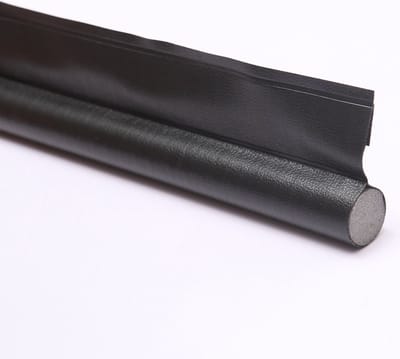 Tochtstopper - Tochtband - deurrubber - Tochtstrip - Tochtkussen - Tochtband - afdichting - Tochtstrips voor deuren - Zwart - enkelzijdige deurbodem - zelfklevende - 96cm
