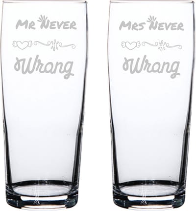 Gegraveerde set bierfluitjes 19cl Mr. Never wrong - Mrs. Never wrong