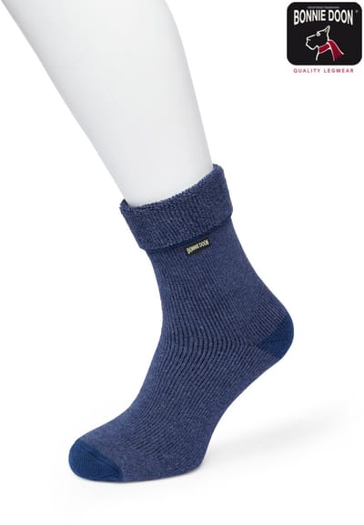 Bonnie Doon Huissokken met Anti-Slip voor Heren Jeans Blauw maat 40/46 - Warme Slofsokken - Badstof Binnenzijde - Zeer Zachte Winter Sokken - Thuis Sokken - Home Socks - Niet knellend - Gladde naden - Katoen - Gemeleerd - Jeans Heather - BP212106.108
