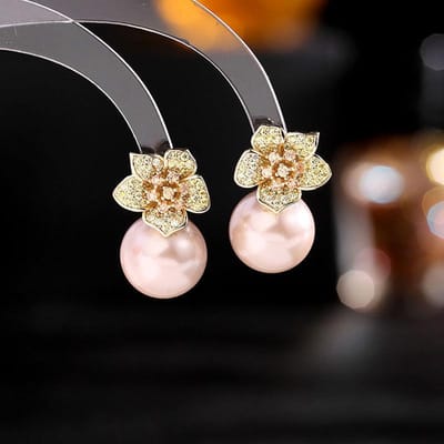 Dames licht luxe design elegante imitatie parel camelia oorbellen modieuze en veelzijdige niche design bloem oorbellen white