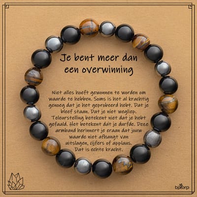 Bixorp Tijgeroog + Onyx + Hematiet Armband op Cadeau Kaartje - Je bent meer dan een Overwinning - 8mm / 18cm Edelsteen Kralenarmband - Inclusief Cadeau Envelop