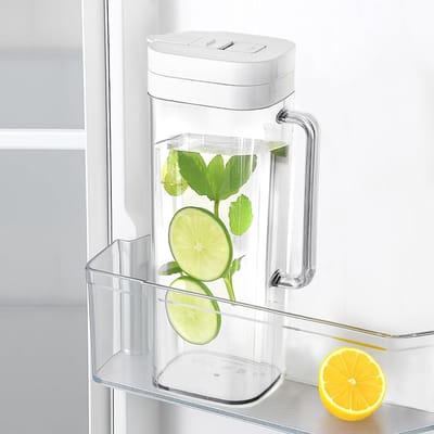 LISM-Waterfles met deksel - past in de koelkastdeur - 1,9 liter lekvrije plastic waterfles met deksel - geschikt voor sap, ijsthee en andere dranken, wit, een accessoire voor kampeerders.