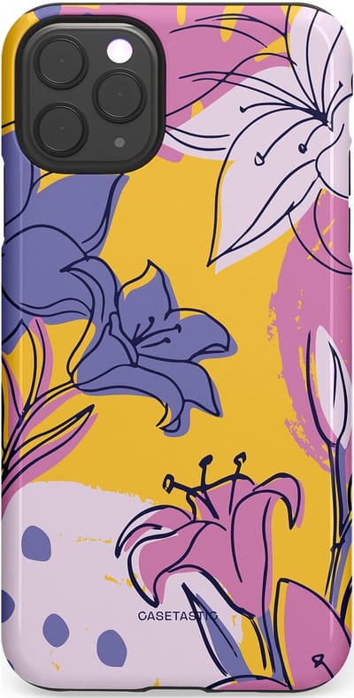 Casetastic Hoesje Geschikt voor Apple iPhone 11 Pro Max - Stijlvolle Beschermende Duo-layer Case - Paarse Lelie Kunst