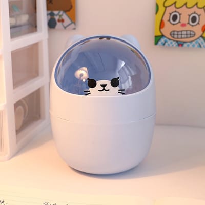 Schattig bureau-afvalbakje met deksel – Kleine mini-bureau-organizer voor de slaapkamer – Pennenhouder & opbergdoos – Met klapdeksel – Multifunctioneel – Bureau-afvalbak – Organizer-rekje – Plastic pennenbakje – Houder voor schrijfwaren–16 x 12,5 cm