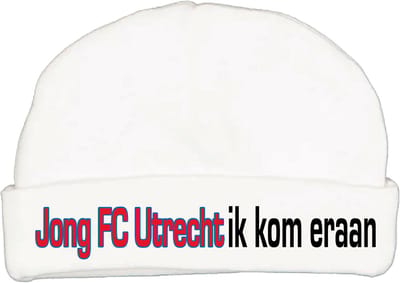 Babymutsje met de tekst: Jong FC Utrecht ik kom eraan !