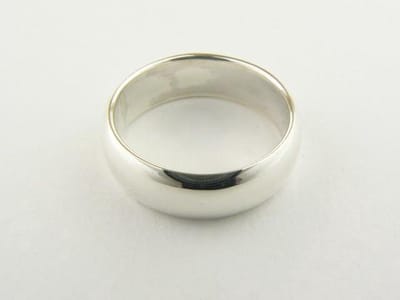 Gladde zilveren ring - 7 mm. - maat 18.5
