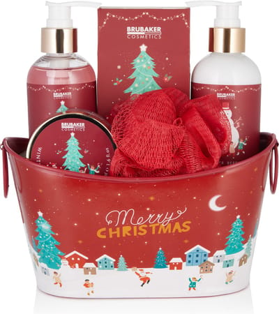 BRUBAKER Cosmetics Bad- en Doucheset Winterbessengeur - Cadeautip Vrouw - Cadeau Idee - 6-Delige Geschenkset in Decoratieve Metalen Badkuip Kerstmis - Kerstmis Set voor Vrouwen en Mannen - Cadeau - Kerstcadeau - Bodylotion - douchegel