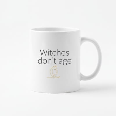 Witches Don’t Age Quote Koffiemok 330 ml – Minimalistische Keramische Mok voor Magisch Cadeau & Dagelijks Gebruik