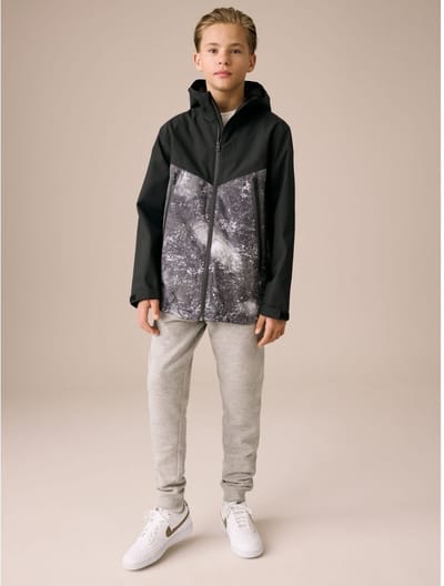 Next - Jongens - Waterdicht jack met capuchon en fleecevoering - Zwart