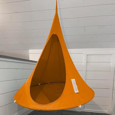 Kinder Hangstoel XXL - Koraalroze - Veilige Pluche Lichaamscocon voor Binnen en Buiten