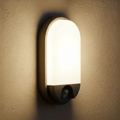Buitenlamp met PIR-Bewegingssensor en Warm Wit Licht - Energiebesparend en Weersbestendig