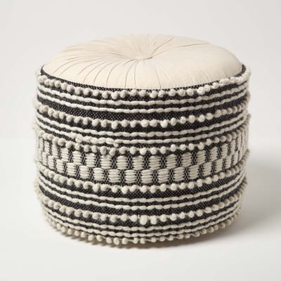 Homescapes Priya – ronde macramé poef – zwart en wit, 50 x 40 cm