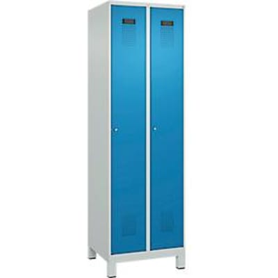 C+P Evolo Plus kledingkast, 2 vakken, 300 mm vakbreedte, met voetjes, rechts scharnierend, cilinderslot, B 600 x D 500 x H 1950 mm, lichtgrijs/lichtblauw