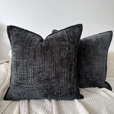 Famanu – Chenille kussenhoezen, set van 2 stuks, 45 x 45 cm, zwart, luxe en zacht voor decoratie in huis of caravan