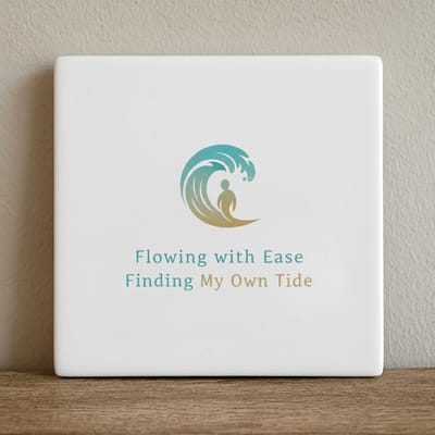 Inspirerende Oceaangolf Quote Tegel – “Flowing with Ease, Finding My Own Tide” – Decoratieve Keramische Tegel 15 × 15 cm