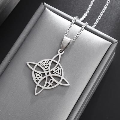 Heet Nieuw Kleurvast Roestvrij Staal Ketting Heksenknoop Hanger Hol Retro Europees en Amerikaans Populair Sieraden white