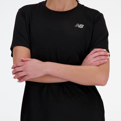 New Balance Sport Essential T-shirt Black Maat: S | Tops Outlet | Dames | Zwart