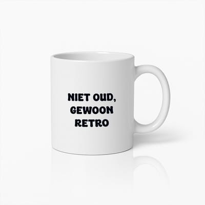Grappige Koffiemok | “Niet Oud, Gewoon Retro” | Humoristisch Cadeau voor Verjaardagen, Vrienden & Kantoor