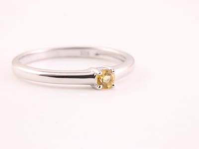 Fijne hoogglans zilveren ring met citrien - maat 15.5