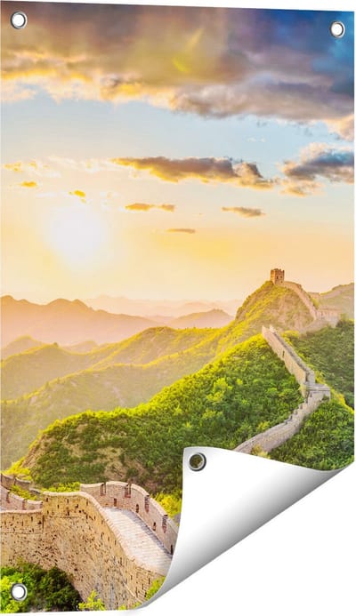 Gards Tuinposter De Chinese Muur door de Bergen met Zon - 40x60 cm - Tuindoek - Tuindecoratie - Wanddecoratie buiten - Tuinschilderij