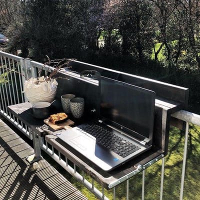 GoudmetHout® Balkontafel Hangend & Inklapbaar - 99 cm Hout - Inklapbare Balkonbar - Klap tafel Klein - Hangtafel Buiten - Relingdikte vanaf 9 t/m 14 cm - Bijzettafel Balkon & Tuin tafeltje - Balcony Table - Black Wash