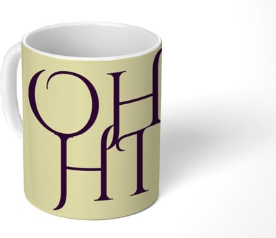 Mok - Koffiemok - Oh hi - Geel - Monogram - Mokken - 350 ML - Beker - Koffiemokken - Theemok - Mok met Tekst