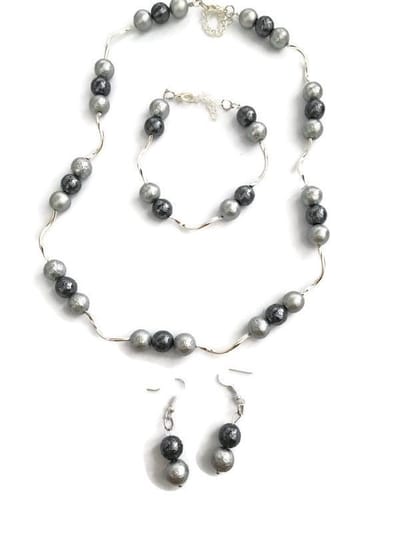 Petra's Sieradenwereld - Sieradenset ijsparels grijs (ketting, armband en oorbellen) (704)