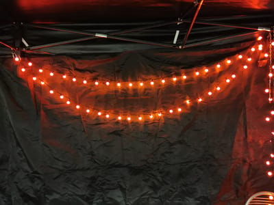 LD22-21 : 100 - Bol met oranje Leds aan snoer - 10 mtr, 8 programma’s & afstandsbediening, doorkoppelbaar, IP44, Feesten - Voetballen - Oranje - koningsdag - voor binnen en buiten.