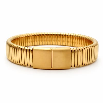 Marama - Luna Dames Armband – Goudkleurige Brede Bangle – Stoer & Chique – Hypoallergeen – 19,5 cm