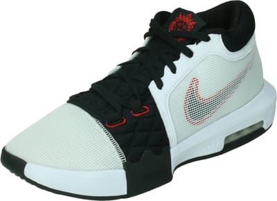 Nike lebron witness 8 basketball sh in de kleur wit.