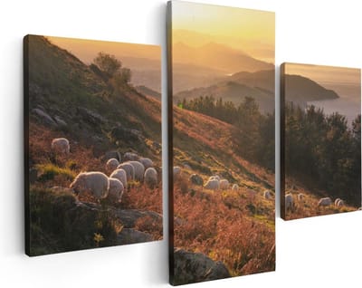 Artaza Canvas Schilderij Drieluik Schapen in de Bergen  - 90x60 - Foto Op Canvas - Canvas Print