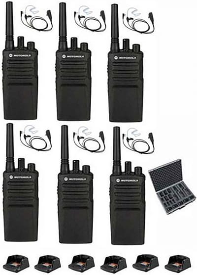 Set van 6 Motorola XT420 UHF IP55 PMR446 Portofoon met laders beveiliging oortje en koffer