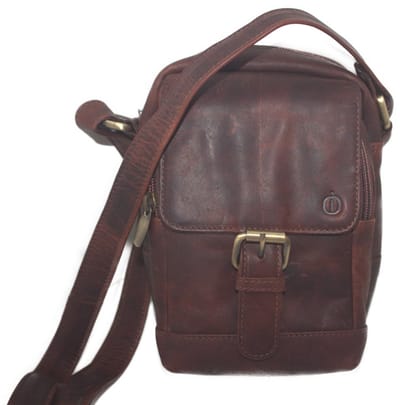Oi Bordeaux-rode leren Schoudertas / stoere herentas of damestas met rits en klep / robuuste compacte tas om om te hangen ook cross te dragen / bordo bruin rundleer / 502Cognac