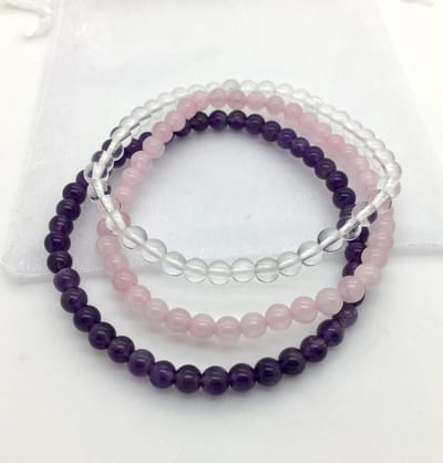Drie eenheid armbanden / gouden driehoek - bergkristal amethist rozenkwarts - 4 mm - balans