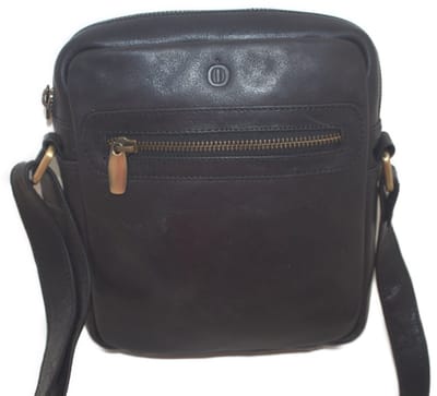 Oi zwarte lederen herentas / soft leren schoudertas voor mannen / zacht rund lederen tasje compact / platte tas om om te hangen / zwart leer / 476Black