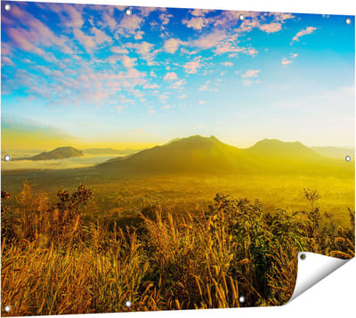 Gards Tuinposter Bergen met Mist in Thailand - 120x90 cm - Tuindoek - Tuindecoratie - Wanddecoratie buiten - Tuinschilderij
