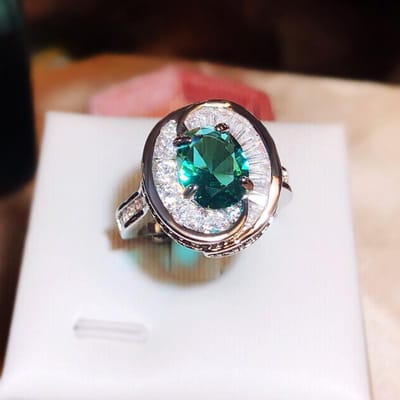 Mooie Neon Groene Imitatie Natuurlijke Zambiaanse Smaragd Ring Adjustable opening brown