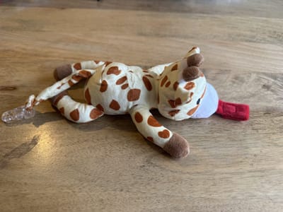 Speenkoord giraffe - baby - cadeau - babyshower - dreumes - slapen - moe - teut