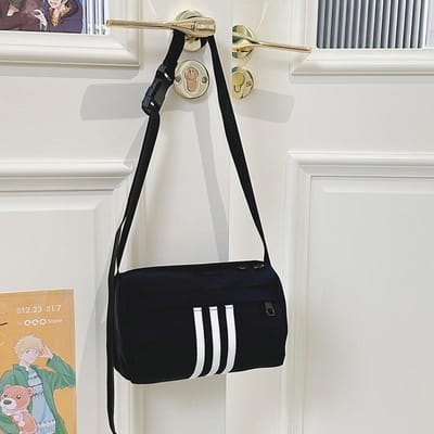 Modieuze Schoudertassen voor Mannen en Vrouwen Neutrale Stijl Veelzijdige Crossbody Tas Casual Werkstijl Gestreept Kleine Schoudertas Ronde Emmer Tas gray