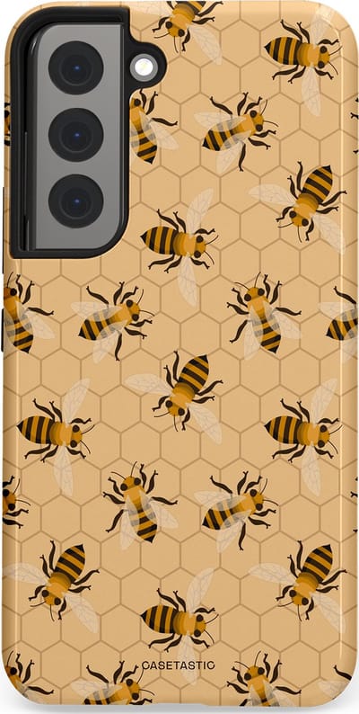 Casetastic Hoesje Geschikt voor Samsung S22 - Stijlvolle Beschermende Duo-layer Case - Zomer Bijen Look