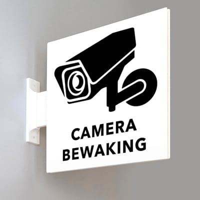 Camerabewaking Bord – Dubbelzijdig Uithangbord (Flag Sign) – Camerabeveiliging – Zwart/Wit – Wand of Plafond – 15 x 15 cm – 3D-geprint