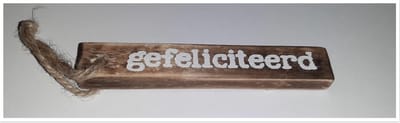 Label van hout - Tekst gefeliciteerd - met jute touwtje - 12x1,8x0,8cm (2 stuks)