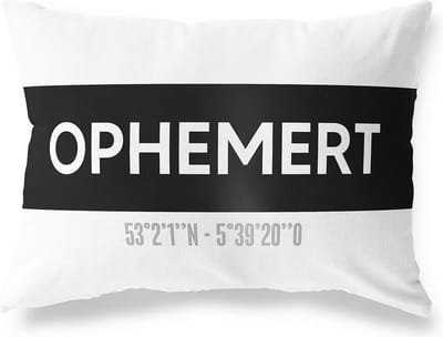 Tuinkussen OPHEMERT - GELDERLAND met coördinaten - Buitenkussen - Bootkussen - Weerbestendig - Jouw Plaats - Studio216 - Modern - Zwart-Wit - 50x30cm